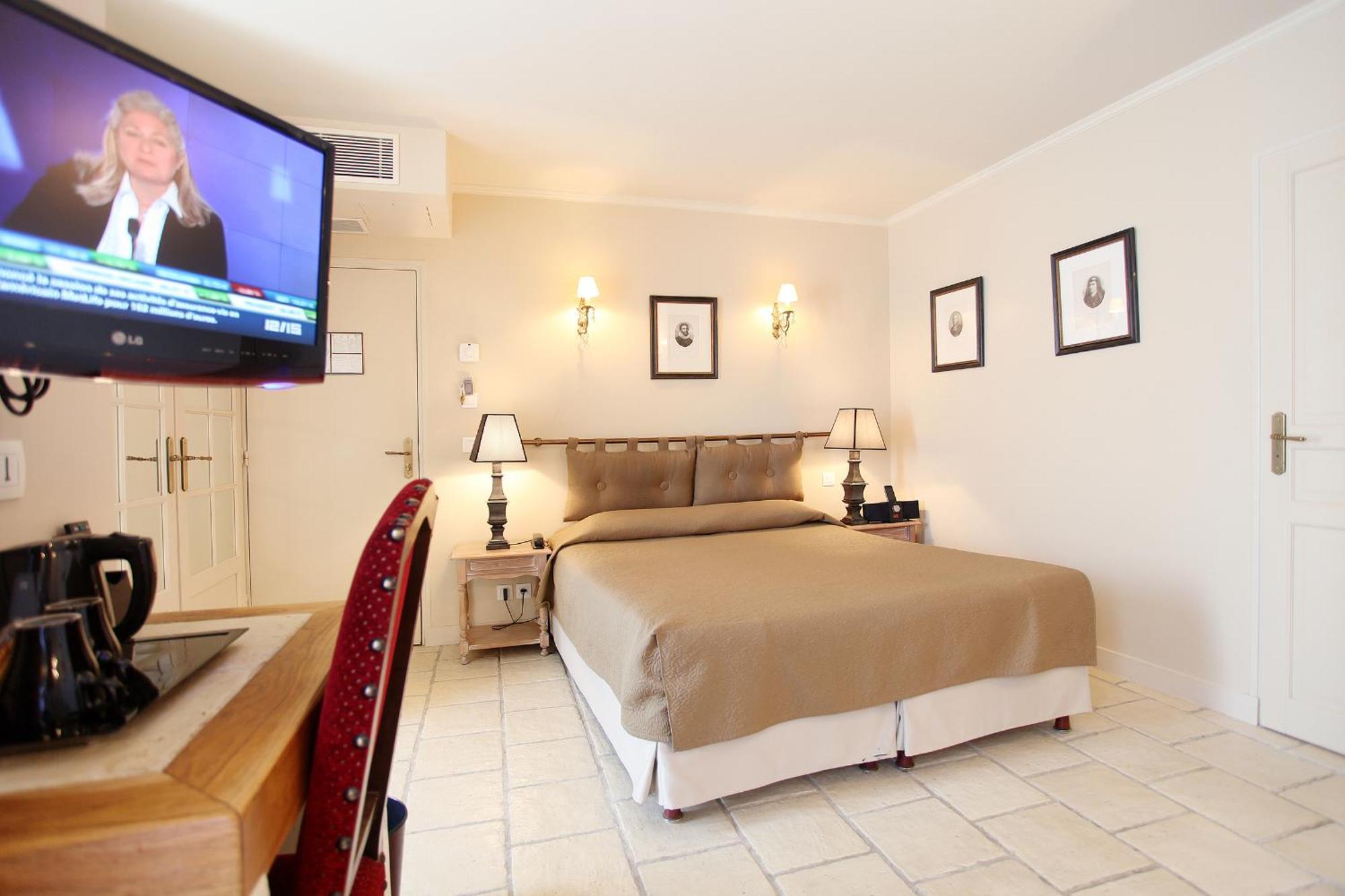 Albe Bastille 3*
